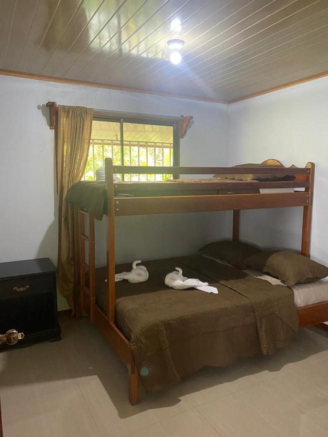 La Reina Del Mar Aparthotel Drake Bay Bagian luar foto